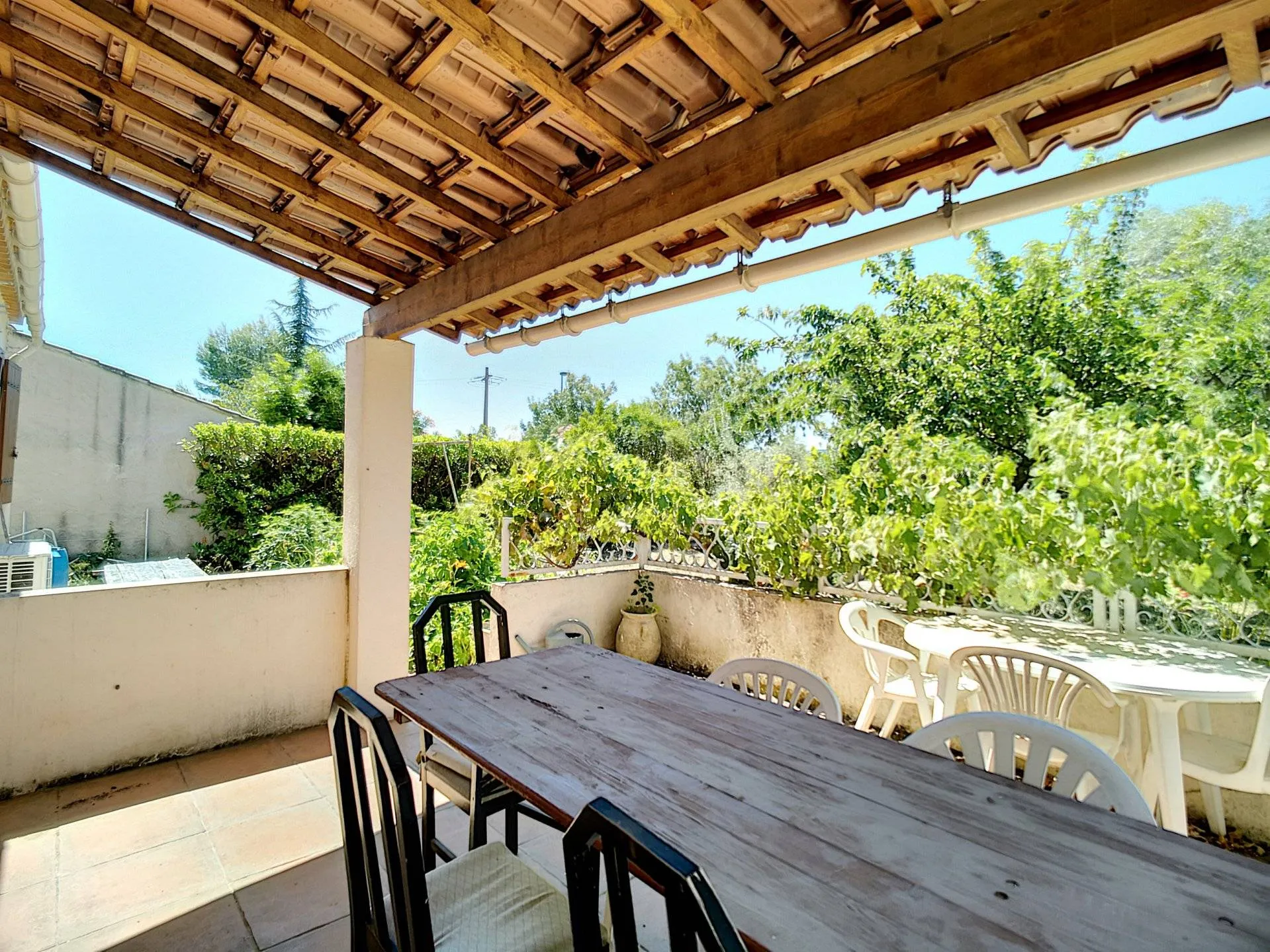 villa 4 pièces à Roquebrussanne (83136) — photo 2